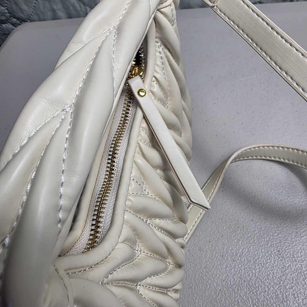 MIU MIU Wander Small White Nappa Leather Hobo Bag Nwt
And Authentic - Picture 7 of 9